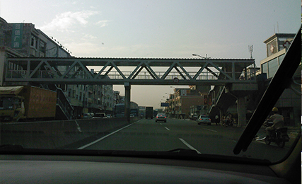 鋼結(jié)構(gòu)天橋